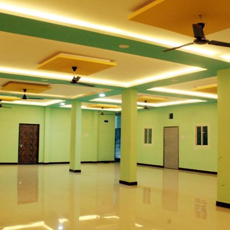 Utsav Lodge And Mangal Bhavan Piparia Exterior photo