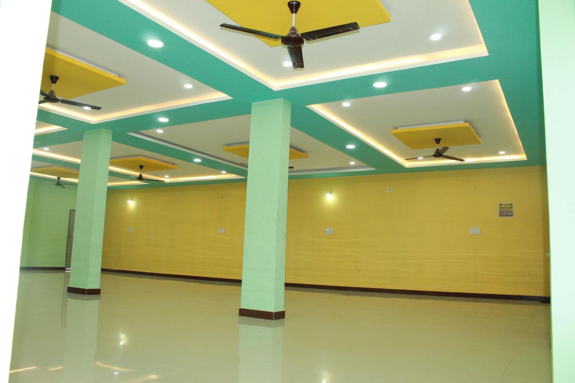 Utsav Lodge And Mangal Bhavan Piparia Exterior photo