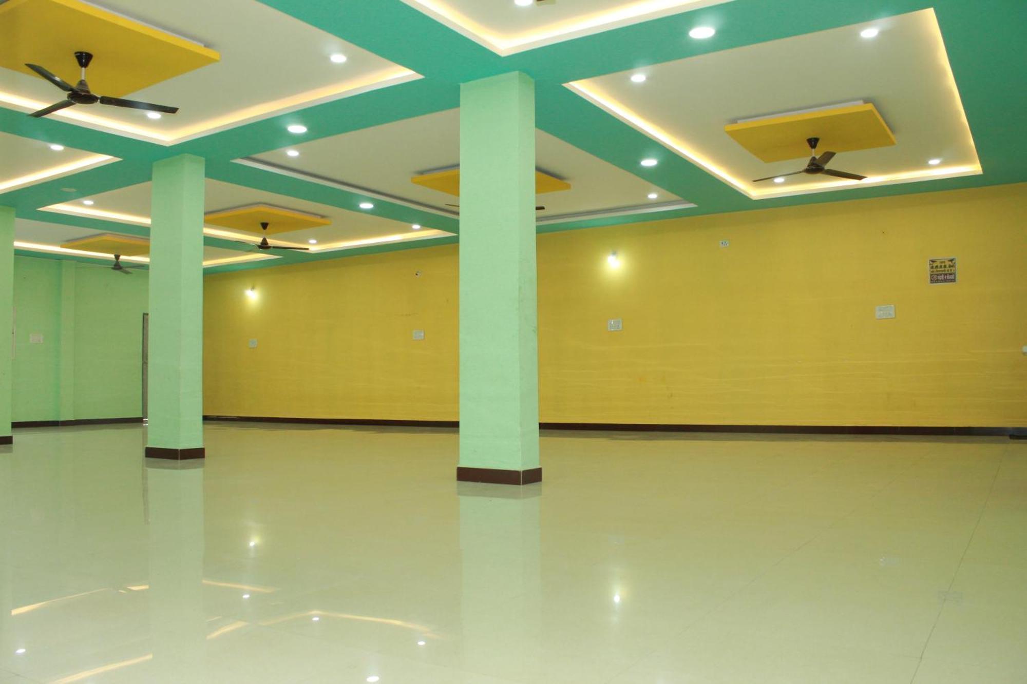 Utsav Lodge And Mangal Bhavan Piparia Exterior photo