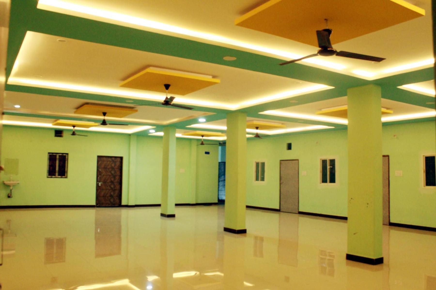 Utsav Lodge And Mangal Bhavan Piparia Exterior photo