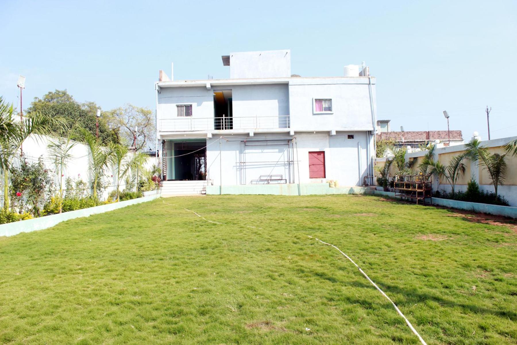 Utsav Lodge And Mangal Bhavan Piparia Exterior photo