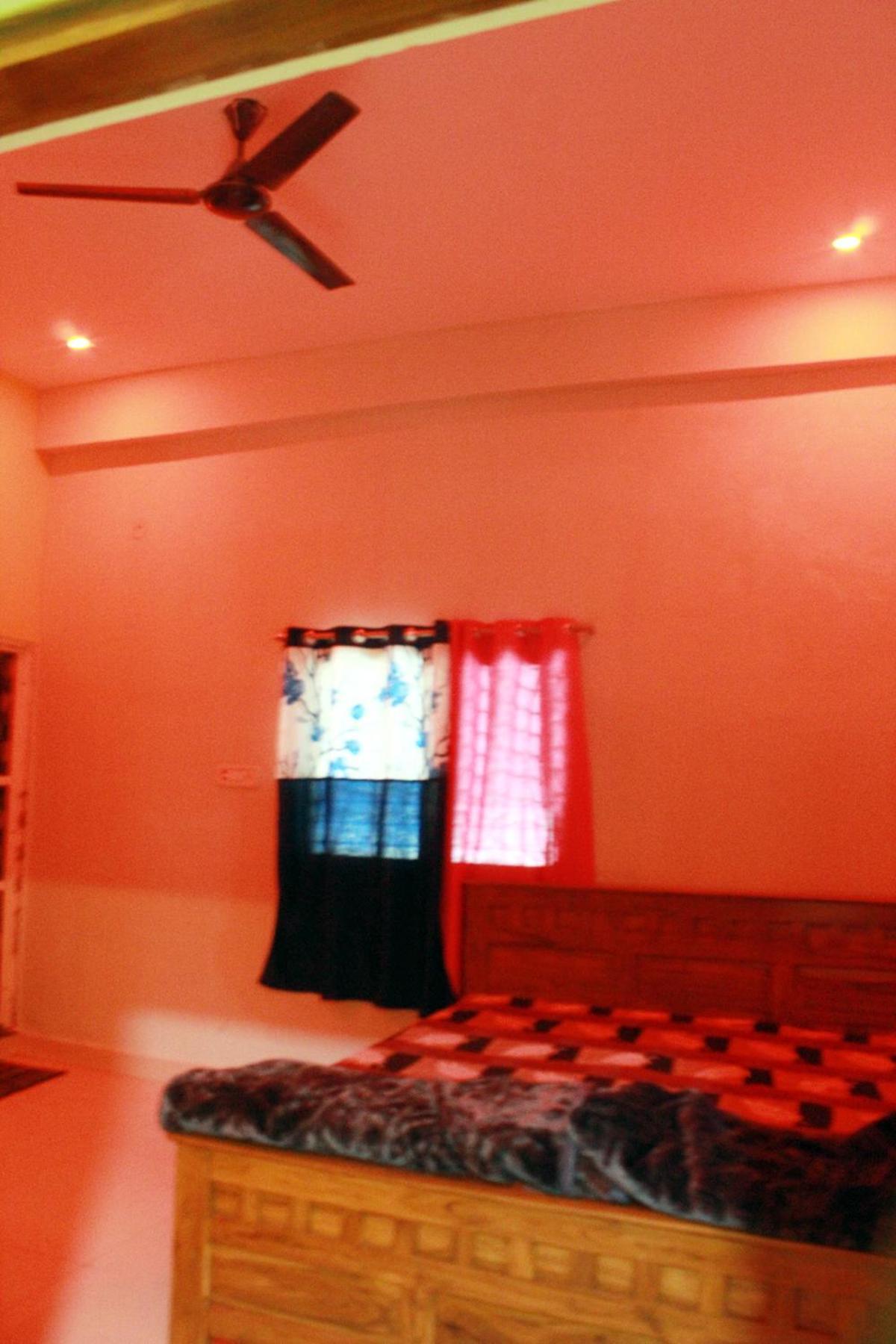 Utsav Lodge And Mangal Bhavan Piparia Exterior photo