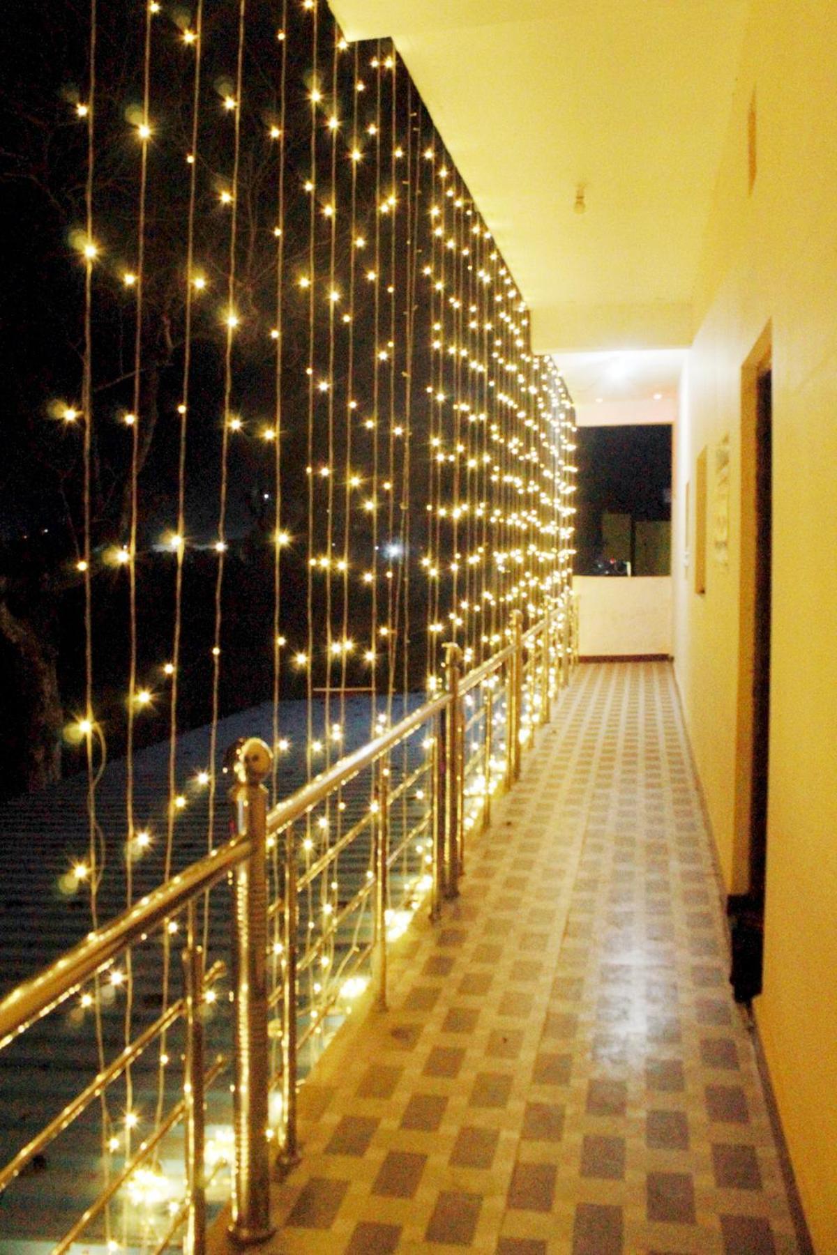 Utsav Lodge And Mangal Bhavan Piparia Exterior photo